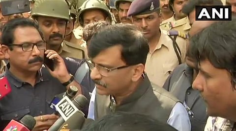 சிவசேனா எம்.பி சஞ்சய் ராவத் மும்பையில் நிருபர்களுக்கு பேட்டி அளித்தகாட்சி : படம் ஏஎன்ஐ