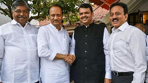 மகாராஷ்டிரா முதல்வர் தேவேந்திர பட்னாவி்ஸ் , துணை முதல்வர் அஜித் பவார் : படம் பிடிஐ