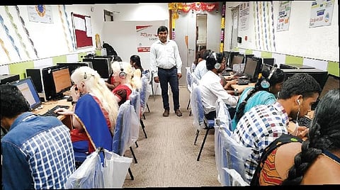 மாற்றுத்திறன் கல்வி: காதுகளே எம் கண்கள்!