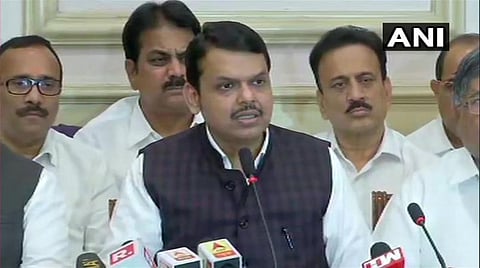 மகாராஷ்டிராவில் திடீர் திருப்பம்: பதவியை ராஜினாமா செய்தார் பட்னாவிஸ்; சிவசேனா மீது கடும் சாடல்