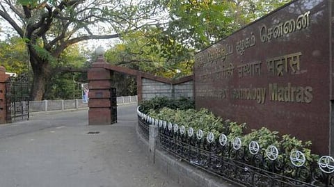 மாற்றுத்திறனாளிகள் சந்திக்கும் பிரச்சினைகளை சரிசெய்வதற்கான கண்டுபிடிப்புகளை உருவாக்க ஐஐடி அழைப்பு