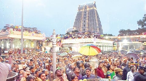 திருவண்ணாமலை அண்ணாமலையார் கோயிலில் கார்த்திகை தீபத் திருவிழா கொடியேற்றத்துடன் தொடக்கம் 