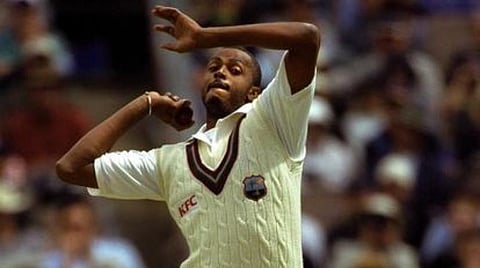 மே.இ..தீவுகள் ஜாம்பவான் கோர்ட்னி வால்ஷ்