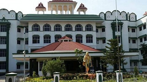 உள்ளாட்சி தேர்தலில் மறைமுகத் தேர்தல் அறிவிக்கப்பட்டதற்கு எதிர்ப்பு: மதுரை கிளையில் வழக்கறிஞர்கள் முறையீடு