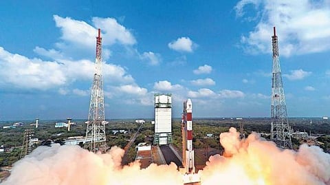 ராணுவப் பாதுகாப்பை பலப்படுத்துவதற்காக﻿ ﻿‘ரிசாட்-2பிஆர்1’ ரேடார் செயற்கைக்கோள் டிசம்பர் 11-ல் விண்ணில் செலுத்தப்படும்﻿: ﻿இஸ்ரோ விஞ்ஞானிகள் தகவல் ﻿