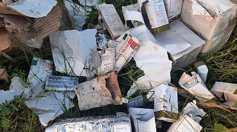 விருதுநகரில் கிணற்றில் கொட்டப்பட்ட காலாவதி ஆகாத மருந்து, மாத்திரைகள்: பொதுமக்கள் அதிர்ச்சி