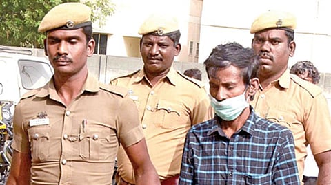 திருச்சி நீதிமன்றத்தில் ஆஜர்படுத்துவதற்காக அழைத்துவரப்பட்ட முருகன்