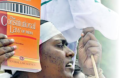 அரசமைப்பின் நோக்கத்துக்கு எதிர்த் திசையில் பயணிக்கத் தொடங்கியிருக்கிறோமா?