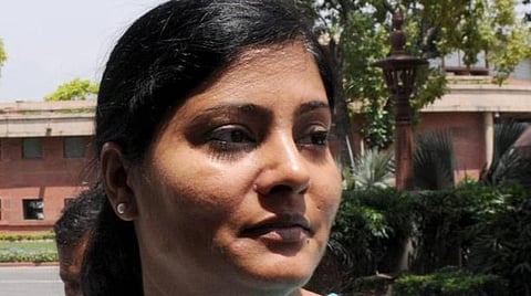 போலீஸாரின் துப்பாக்கி காட்சிப் பொருள் அல்ல: நாடாளுமன்றத்தில் காரசார விவாதம்