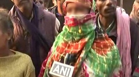 'யோகி சார் இங்கு நேரில் வந்து தீர்வு சொல்ல வேண்டும்': உன்னாவ் பெண்ணின் சகோதரி ஆவேசம்