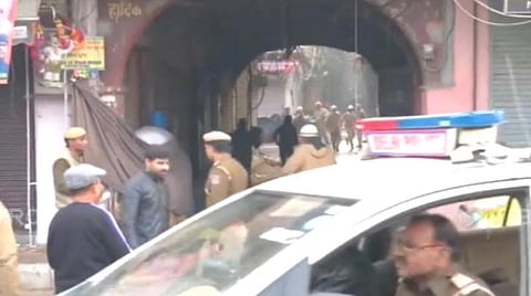 டெல்லி தீ விபத்து: கட்டட உரிமையாளர் மீது வழக்குப்பதிவு