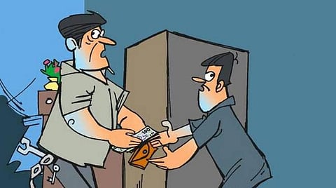 தொடரும் திருட்டு சம்பவங்கள்: பயங்கர ஆயுதங்களுடன் வலம் வரும் சந்தன மரக் கடத்தல் கும்பல்?