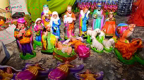 உலகம் முழுவதும் செல்லும் கிறிஸ்துமஸ் பொம்மைகள்: நிரந்தர சந்தைவாய்ப்பை ஏற்படுத்த விளாச்சேரி தொழிலாளர்கள் எதிர்பார்ப்பு