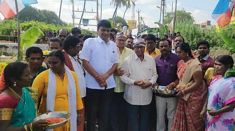 பாலம் திறப்பு விழாவில் சத்தியநாராயண ராவ்.