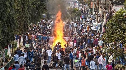 தீவிரமாகும் போராட்டம்: வடகிழக்கு மாநிலங்கள் செல்வதை தவிர்க்க வேண்டும்; குடிமக்களுக்கு அமெரிக்கா, பிரிட்டன், கனடா அறிவுறுத்தல்