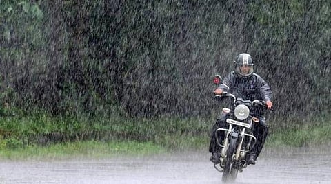 தமிழக கடலோர மாவட்டங்களில் 2 நாட்களுக்கு மழை பெய்ய வாய்ப்பு