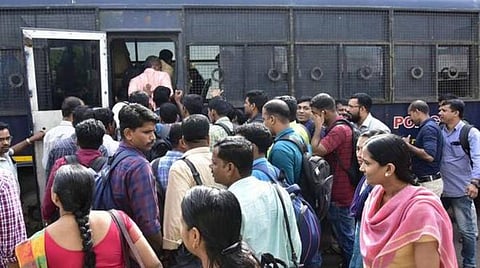 குடியுரிமை திருத்தச் சட்டத்துக்கு எதிர்ப்பு: கேரளாவில் போலீஸ் எச்சரிக்கையை மீறி முழு அடைப்புக்கு அழைப்பு; அரசியல் கட்சிகள் ஆதரவு இல்லை