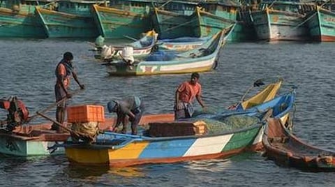 தமிழகம் முழுவதும் முகத்துவாரங்களை தூர்வார ரூ.1,000 கோடி நிதி: மத்திய அரசு அனுமதிக்காக 3 ஆண்டுகளாக காத்திருப்பு