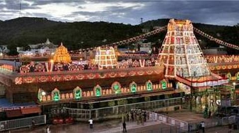 திருப்பதி கோயிலில் விடிய, விடிய காத்திருந்து பக்தர்கள் தரிசனம்