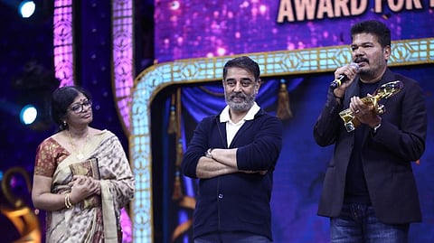 இன்னும் போக வேண்டிய தூரம் நிறைய உள்ளது: இயக்குநர் ஷங்கர் உருக்கம்