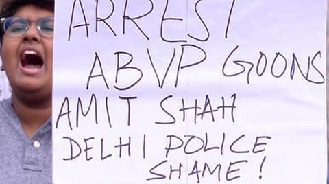 ஜே.என்.யு வன்முறை விவகாரம்:  தேசியவாத காங்கிரஸ் கட்சியினர் - ஏபிவிபி இடையே கைகலப்பு 