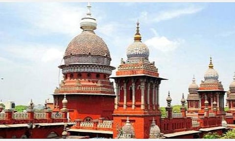 மாவட்ட மற்றும் ஊராட்சி ஒன்றியங்களின் தலைவர்களை தேர்ந்தெடுக்க இன்று மறைமுகத் தேர்தல்: உயர் நீதிமன்ற உத்தரவின்படி வீடியோ பதிவு