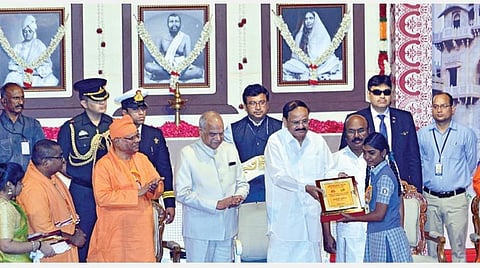 ஸ்ரீராமகிருஷ்ண விஜயம் இதழின் 100-வது ஆண்டு விழா கொண்டாட்டம்; தாய்மொழியை நாம் ஒருபோதும் மறக்க கூடாது: குடியரசு துணைத் தலைவர் வெங்கய்ய நாயுடு அறிவுறுத்தல்