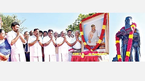 அதிமுகவுடன் காங்கிரஸ் கூட்டணியா?- அரசியலில் நாளை எதுவும் நடக்கலாம் அமைச்சர் டி.ஜெயக்குமார் கருத்து