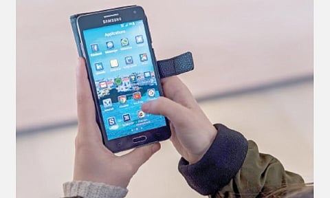 இணையதளங்கள் போல ஆபாச செயலிகளுக்கும் விரைவில் தடை: காவல் துறை அதிகாரிகள் தகவல்