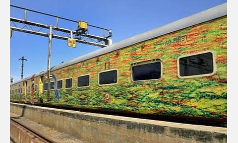 ரத்தாகும் டிக்கெட்களை மற்ற பயணிகளுக்கு உடனுக்குடன் வழங்க சென்னை - மதுரை துரந்தோ ரயிலில் மின்னணு கருவிகள்