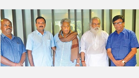 மலையாளக் கரையோரம்: நான்கு தலைமுறையின் பங்கேற்பு!