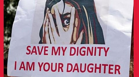 குழந்தைகளுக்கு எதிரான ஆபாச காட்சிகளைத் தடுக்க 40 வகையான பரிந்துரைகள்: வெங்கய்ய நாயுடுவிடம் மாநிலங்களவைக் குழு வழங்கியது.