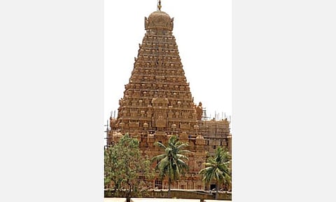 தஞ்சை பெரிய கோயிலில் குடமுழுக்கு ஏற்பாடுகள் தீவிரம்- தலைமைச் செயலர் தலைமையில் ஆலோசனை