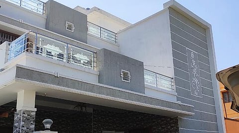 கொள்ளை சம்பவம் நிகழ்ந்த வீடு