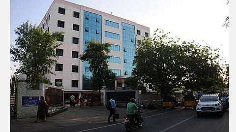 குரூப்-4 தேர்வு முறைகேடு வழக்கில் கைது செய்யப்பட்ட 3 அரசு ஊழியர்கள் பணியிடை நீக்கம்: மேலும் மூவர் கைது; இடைத்தரகரை பிடிக்க சிபிசிஐடி தீவிரம்