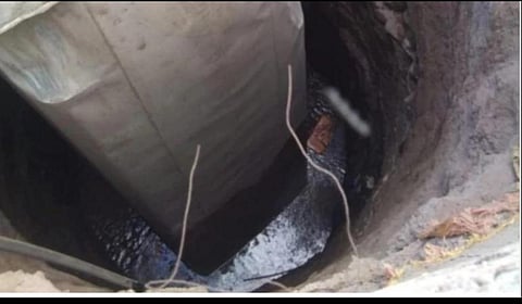 கிணற்றில் இருந்து பேருந்து மீட்கப்பட்ட காட்சி : படம் உதவி ட்விட்டர்