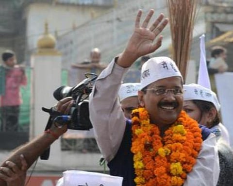 நான் பயங்கரவாதியா அல்லது டெல்லி மக்களின் சகோதரனா என்பதை மக்கள் தீர்ப்புக்கு விடுகிறேன்: பாஜகவுக்கு கேஜ்ரிவால் சவால்