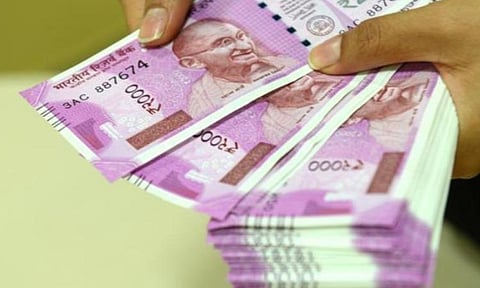 அரசு அனுமதி இல்லாமல் தனி நபர் வட்டிக்கு விட்டால் குற்றமா? சட்டம் என்ன சொல்கிறது?