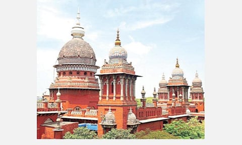 தமிழகத்தில் மற்ற மாசுகளைவிட சமூக வலைதளங்களில் பொய்யான தகவலை பரப்புவது மிகப்பெரிய மாசு- சென்னை உயர் நீதிமன்ற நீதிபதி வேதனை