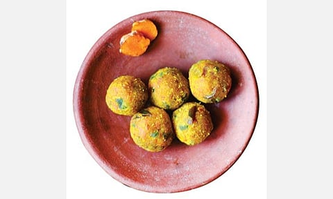 விதவிதமா மஞ்சள் சமையல்: மஞ்சள் லட்டு