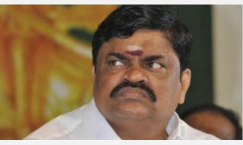 அரசியலமைப்பு சட்டத்தை மீறி பேசிய ராஜேந்திர பாலாஜியை பதவி நீக்கம் செய்ய வேண்டும்: தமிழக ஆளுநரிடம் திமுக மனு அளிப்பு