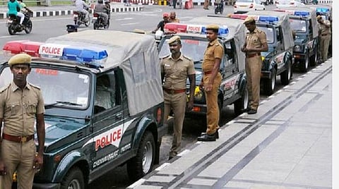 அவசர அழைப்பு குறித்த விவரமறிய காவல் ரோந்து வாகனங்களில் 'டேப்லெட்' வசதி