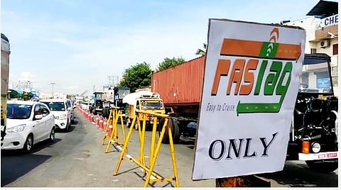 அரசியல் சாசனம் வழங்கும் சம உரிமை என்ன?- ஃபாஸ்டேக் வழக்கில் உயர் நீதிமன்றம் தாக்கல் செய்ய உத்தரவு