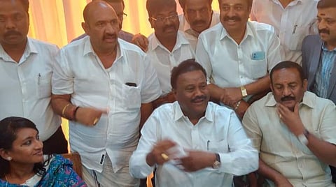 சிறுவனை சந்தித்த பிறகு செய்தியாளர்களிடம் பேசிய அமைச்சர் திண்டுக்கல் சீனிவாசன்