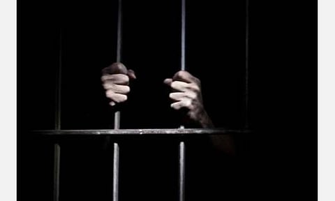 குழந்தைகளுக்கு பாலியல் தொந்தரவு: தந்தைக்கு 40 ஆண்டு சிறை