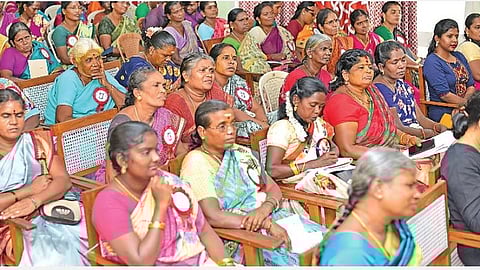 கருத்தரங்கம்: பெண்கள் அனைவரும் உழைப்பாளிகளே