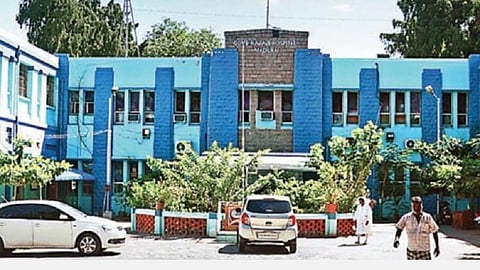 சிறைக்குச் சென்ற பெண் மீண்டும் பணி நியமனம்: சர்ச்சையில் சிக்கிய மதுரை அரசு ராஜாஜி மருத்துவமனை 