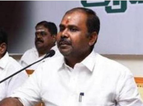 மானம், வெட்கம், ரோசம் மனதில் இருக்க வேண்டும்: சுங்கச் சாவடி ஊழியர்களுக்கு அமைச்சர் உதயகுமார்  ‘அட்வைஸ்’