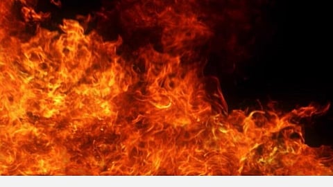 மதுரையில் சட்டவிரோதமாக இயங்கிய பெட்ரோல் கிடங்கில் தீ விபத்து: ஒருவர் பலி; 4 பேர் காயம்