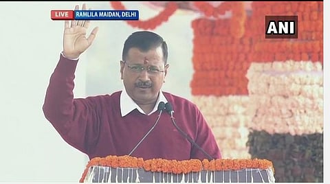 டெல்லி மாநில முதல்வராக பதவி ஏற்றுக் கொண்ட அரவிந்த் கேஜ்ரிவால் : படம் ஏஎன்ஐ